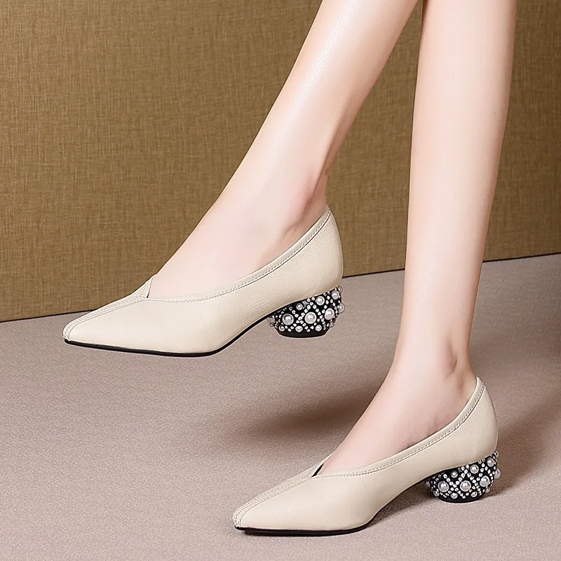 simple design fashion round beading heel genuine leather pumps pointed toe wedge shoes woman dress office lady shoes party shoes
simple design fashion round beading heel genuine leather pumps pointed toe wedge shoes woman dress office lady shoes party shoes