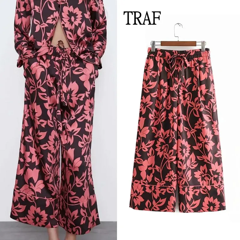 TRAF Women Pants 2021 Vintage Floral Print Casual High Waist Wide Leg Pants Female Elastic Waist Chic Ankle Length Trousers
TRAF Women Pants 2021 Vintage Floral Print Casual High Waist Wide Leg Pants Female Elastic Waist Chic Ankle Length Trousers