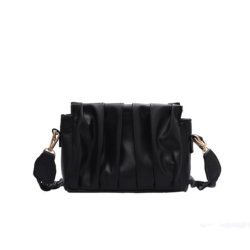 Summer small fresh clouds new tide Joker shoulder slung fashion armpit fold small square bag
Summer small fresh clouds new tide Joker shoulder slung fashion armpit fold small square bag