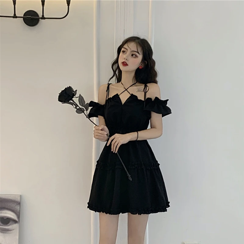 Gothic Dress Women Pleated Black Off Shoulder Short Sleeve Strap Backless Mini Dresses 2020 Empire Ruffles Casual Women Clothing
Gothic Dress Women Pleated Black Off Shoulder Short Sleeve Strap Backless Mini Dresses 2020 Empire Ruffles Casual Women Clothing