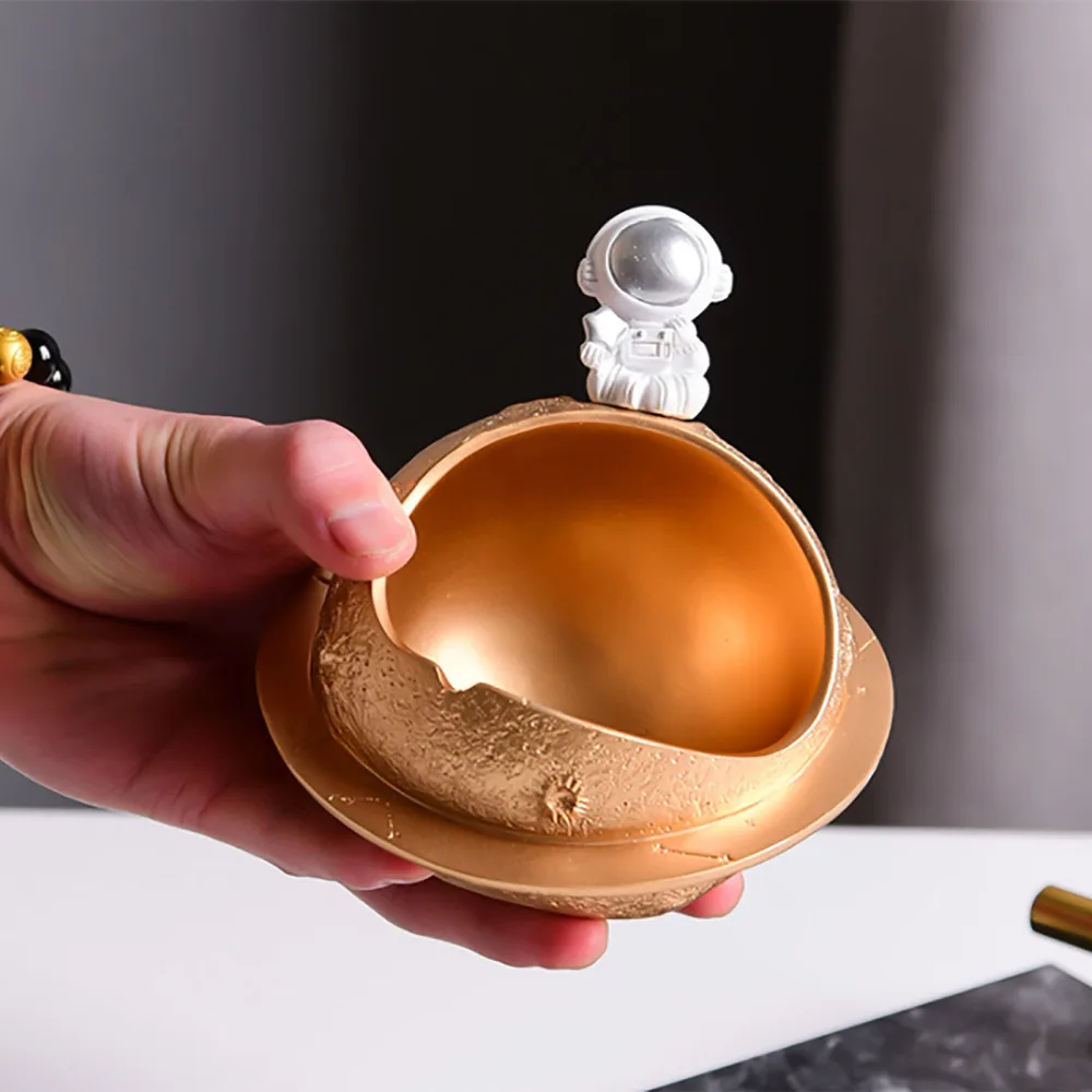 Home Decoration Ash Tank Portable Astronaut Ornaments Originality Resin Windproof Ashtray
Home Decoration Ash Tank Portable Astronaut Ornaments Originality Resin Windproof Ashtray