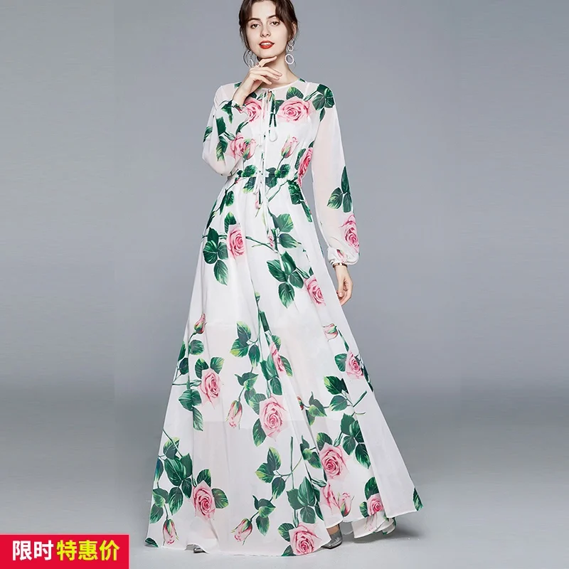 2021 Catwalk rose women dress flowing big chiffon print skirt 
2021 Catwalk rose women dress flowing big chiffon print skirt