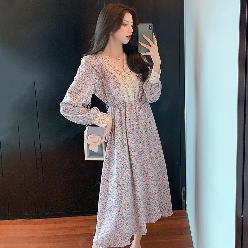 Spring new retro floral chiffon dress French v-neck hubble-bubble sleeve falbala big long skirt
Spring new retro floral chiffon dress French v-neck hubble-bubble sleeve falbala big long skirt