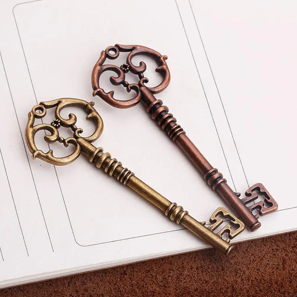 1PC Antique Bronze/Gold/Silver Color Key Charm Pendants Key Making For DIY Decoration Handmade Vintage Jewelry R9I0
1PC Antique Bronze/Gold/Silver Color Key Charm Pendants Key Making For DIY Decoration Handmade Vintage Jewelry R9I0