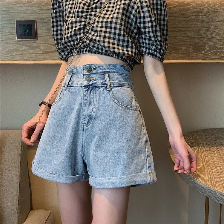 Summer Korean version ins design feeling loose and thin flanging wide leg hot pants student high waist straight tube denim
Summer Korean version ins design feeling loose and thin flanging wide leg hot pants student high waist straight tube denim