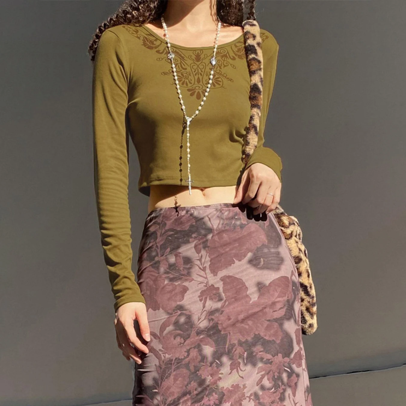 Fashion Slim Y2K Women's T-shirt Casual Paisley Print Long Sleeve Crop Tops Basic Female Clothing High Street Autumn Women Shirt
Fashion Slim Y2K Women's T-shirt Casual Paisley Print Long Sleeve Crop Tops Basic Female Clothing High Street Autumn Women Shirt