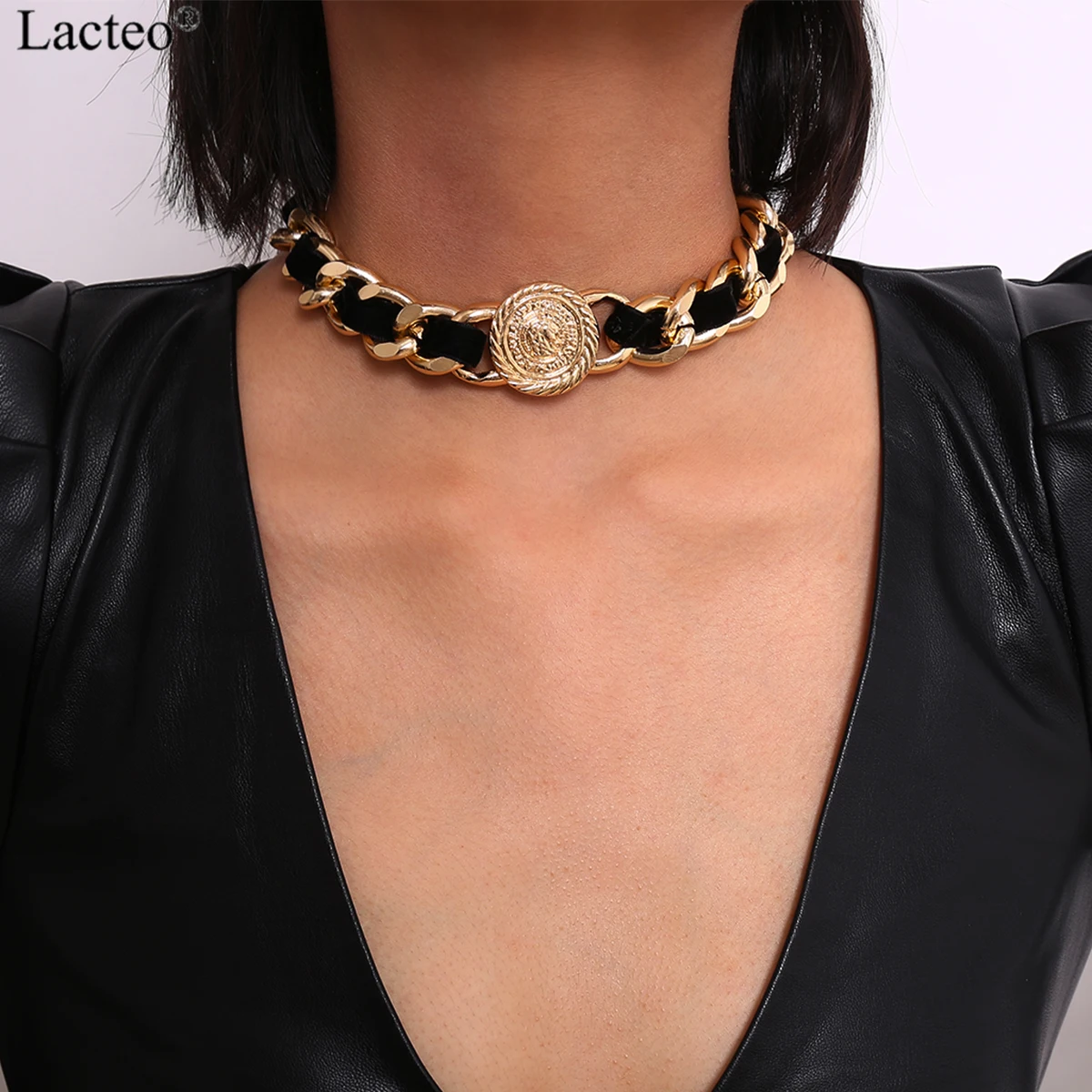 Lacteo Punk Round Carved Coin Choker Necklace for Women Statement 2019 Hip Hop Thick Chunky Metal Flannel Charm Necklace Jewelry
Lacteo Punk Round Carved Coin Choker Necklace for Women Statement 2019 Hip Hop Thick Chunky Metal Flannel Charm Necklace Jewelry