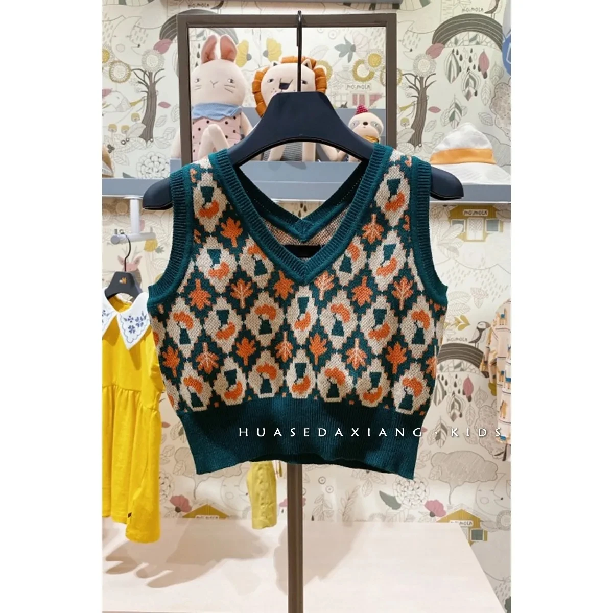 Children's clothing spring autumn baby kids girls fashionable knitted vests Plaid casual baby plaid sweaters vests tops P4 498
Children's clothing spring autumn baby kids girls fashionable knitted vests Plaid casual baby plaid sweaters vests tops P4 498