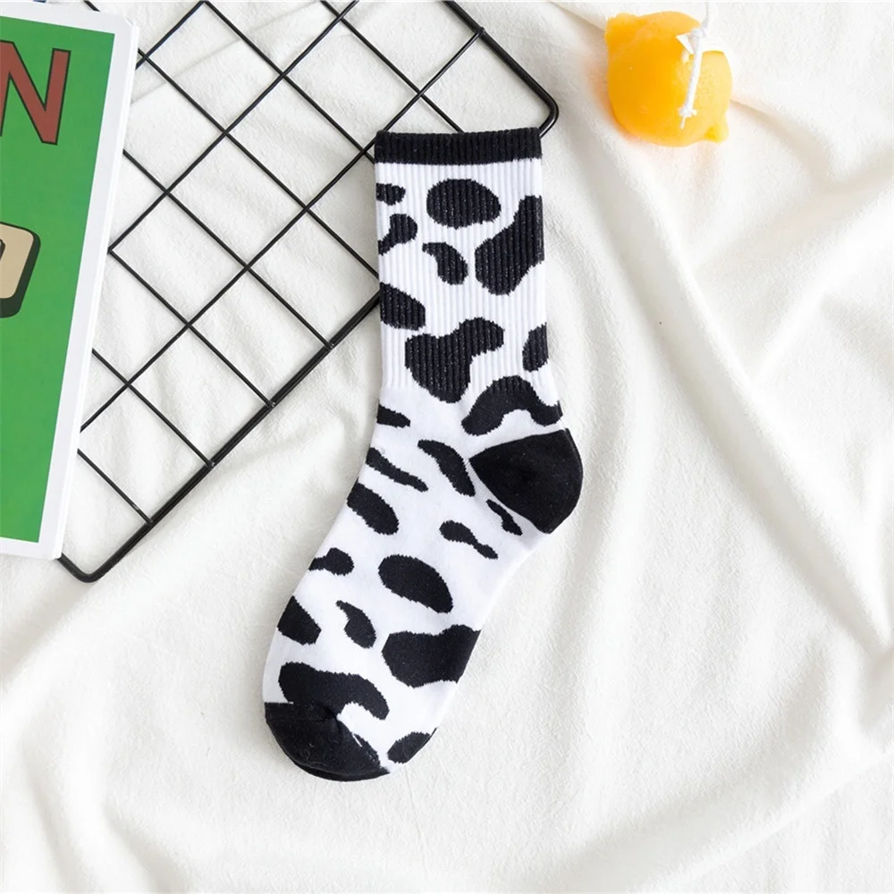 CHAOZHU Japanese Korea Ins Fashion Milk Cows Patterns Black White Pink Lovely Stretch Cotton Knitting Fashion Socks Hip Hop
CHAOZHU Japanese Korea Ins Fashion Milk Cows Patterns Black White Pink Lovely Stretch Cotton Knitting Fashion Socks Hip Hop