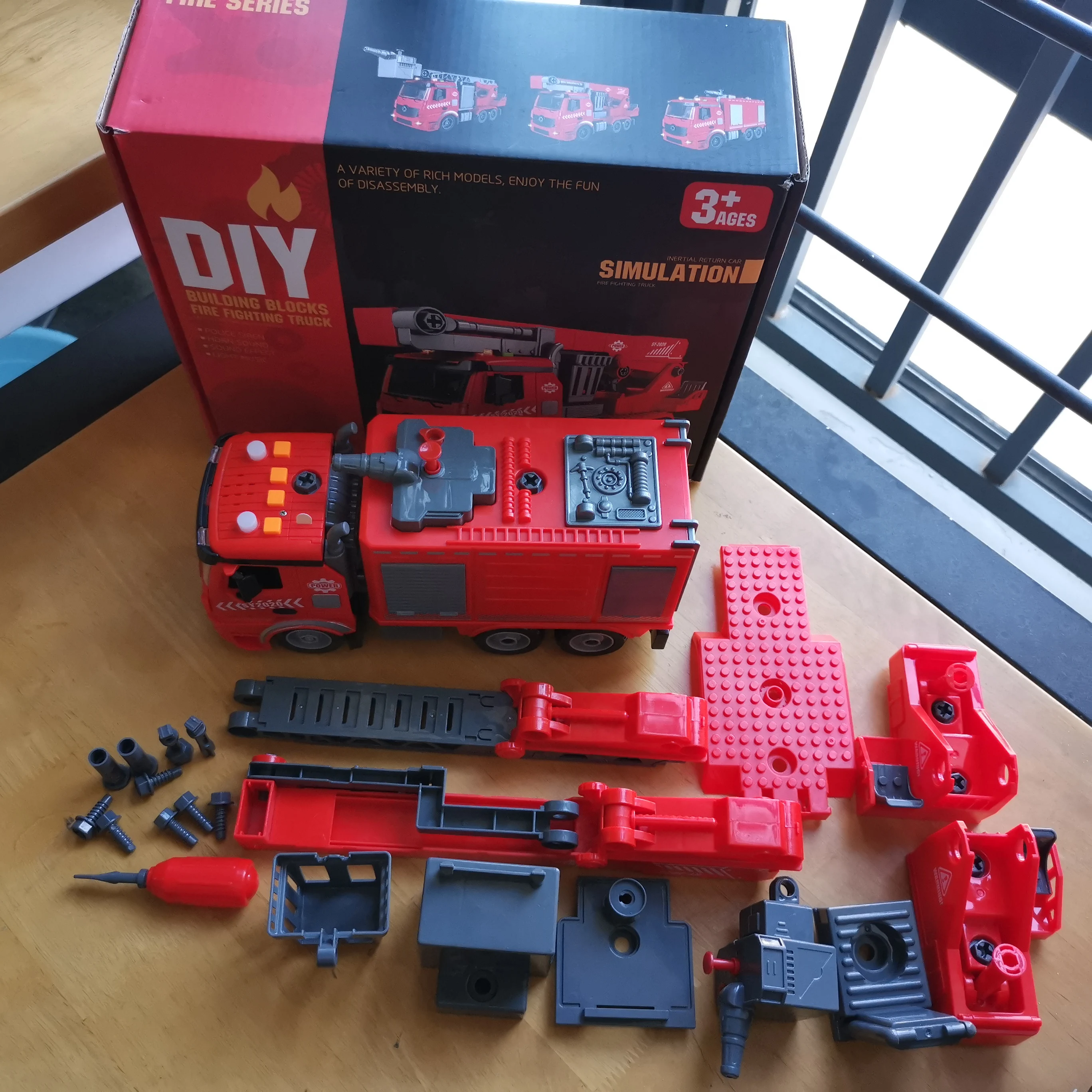 Children's Large Fall-Resistant Fire Truck Toy Set Ladder Truck Lift Sprinkler Engineering Truck Kid Toys for Boys
Children's Large Fall-Resistant Fire Truck Toy Set Ladder Truck Lift Sprinkler Engineering Truck Kid Toys for Boys
