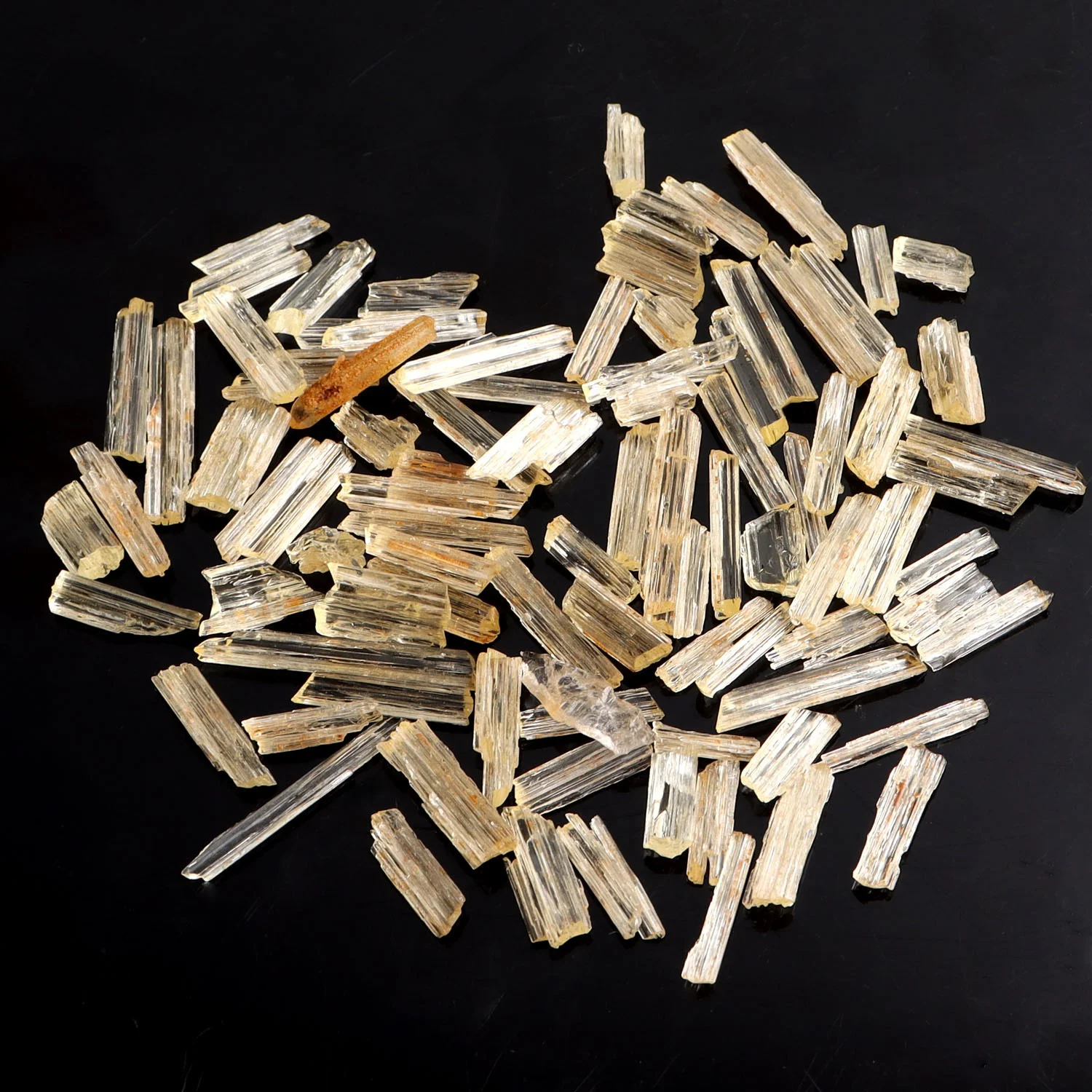 25Ct/pack Rare Natural Scapolite Gemstones Rough Yellow Fine Jewelry Minerals Ring Making Necklace Mounting Diy Collection
25Ct/pack Rare Natural Scapolite Gemstones Rough Yellow Fine Jewelry Minerals Ring Making Necklace Mounting Diy Collection