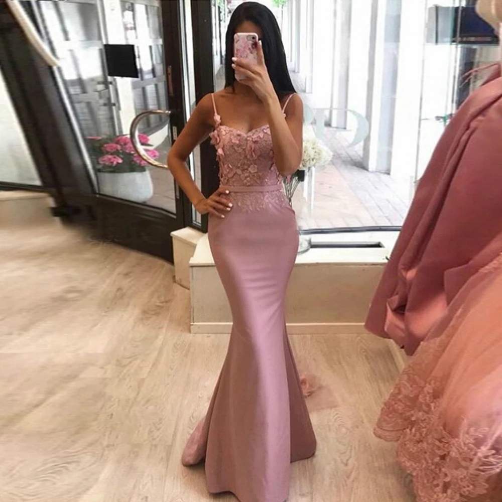 Spaghetti Strap Mermaid Evening Dresses Long 2021 3D Applique Satin Sexy Prom Gowns Long Sleeve High Quality vestido de fiesta 
Spaghetti Strap Mermaid Evening Dresses Long 2021 3D Applique Satin Sexy Prom Gowns Long Sleeve High Quality vestido de fiesta