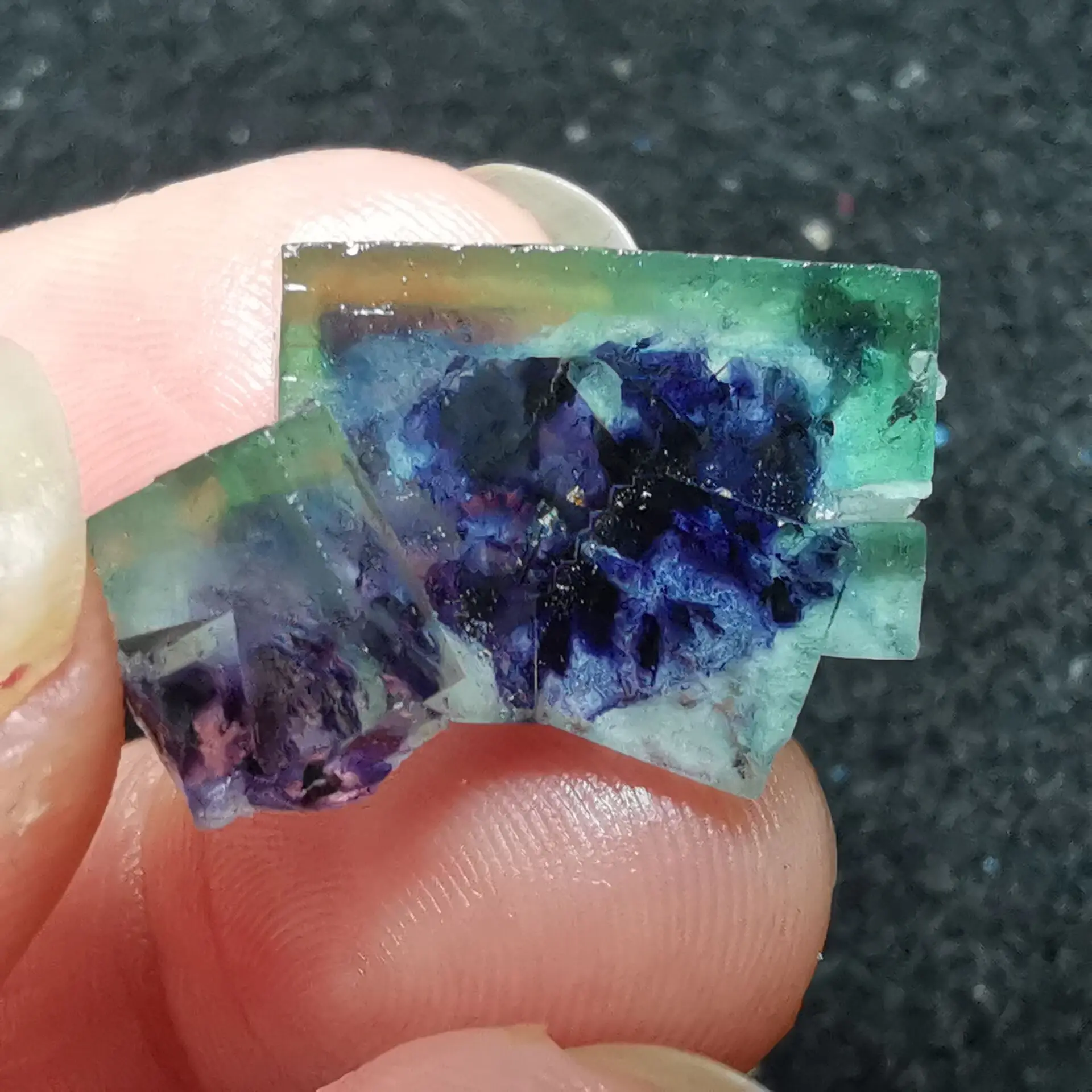 Natural blue green fluorite mineral stone decoration crystal aura meditation healing teaching collection ornaments (send box)
Natural blue green fluorite mineral stone decoration crystal aura meditation healing teaching collection ornaments (send box)