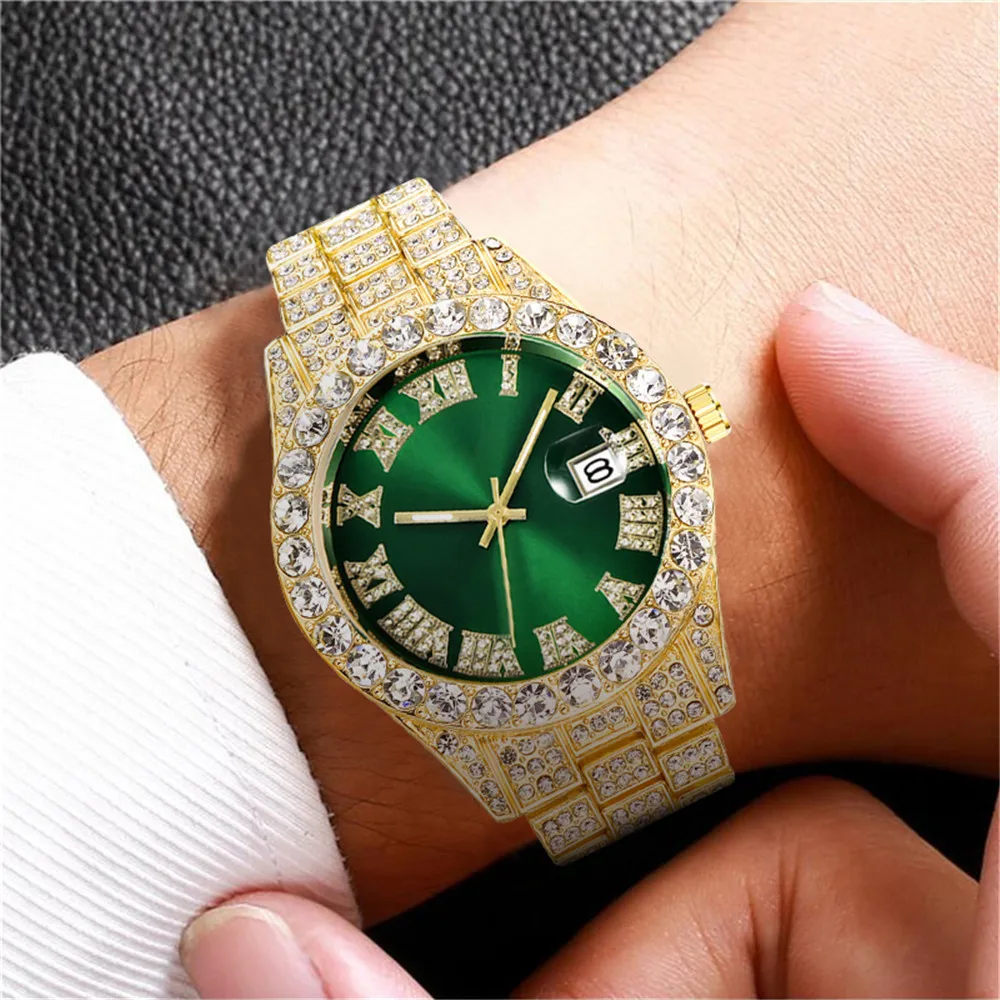 Iced Out Watch Men Hip Hop Luxury AAA Diamond Mens Watches Full Bling CZ Fashion Quartz Watch Waterproof Gold Relogio Masculino 
Iced Out Watch Men Hip Hop Luxury AAA Diamond Mens Watches Full Bling CZ Fashion Quartz Watch Waterproof Gold Relogio Masculino