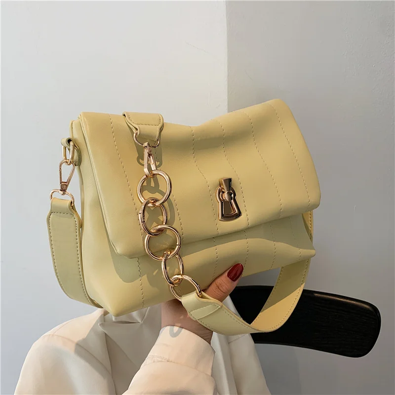 popular foreign style small bag female 2021 new fashion embroidered thread one shoulder fashion small square bag
popular foreign style small bag female 2021 new fashion embroidered thread one shoulder fashion small square bag
