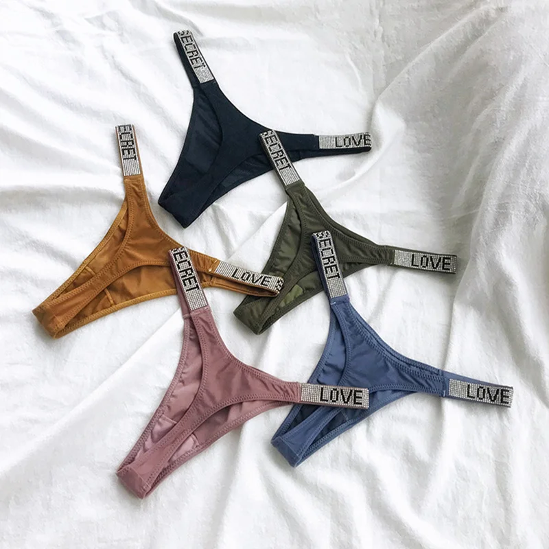 Sexy Crystal Rhinestone Letter Women Underwear Gym Thongs Low Waist Push Up Lingerie Fashion Patchwork Female Fitness Panties
Sexy Crystal Rhinestone Letter Women Underwear Gym Thongs Low Waist Push Up Lingerie Fashion Patchwork Female Fitness Panties