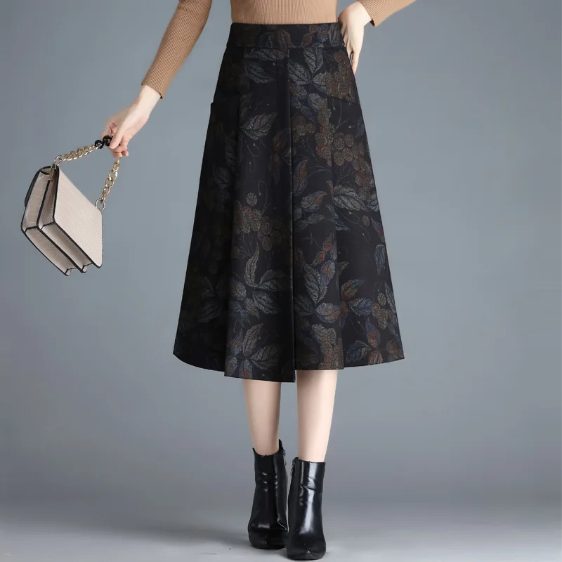 Юбка-трапеция Женская шерстяная средней длины, с завышенной талией и цветочным принтом
Юбка-трапеция Женская шерстяная средней длины, с завышенной талией и цветочным принтом