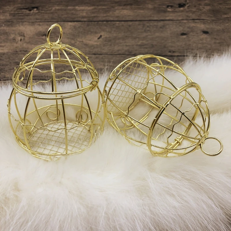 Outdoor Small Bird Feeder Hanging Fat Ball Holder Metal Bird Treat Box Squirrel Proof for Finch Sparrow Robin Wild Birds
Outdoor Small Bird Feeder Hanging Fat Ball Holder Metal Bird Treat Box Squirrel Proof for Finch Sparrow Robin Wild Birds