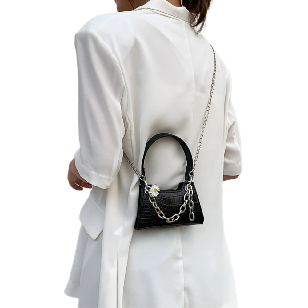 2020 New Women PU Leather Alligator Printed Crossbody Bag Chain Strap Portable Shoulder Bag with Daisy Pendant Mini Handbag
2020 New Women PU Leather Alligator Printed Crossbody Bag Chain Strap Portable Shoulder Bag with Daisy Pendant Mini Handbag