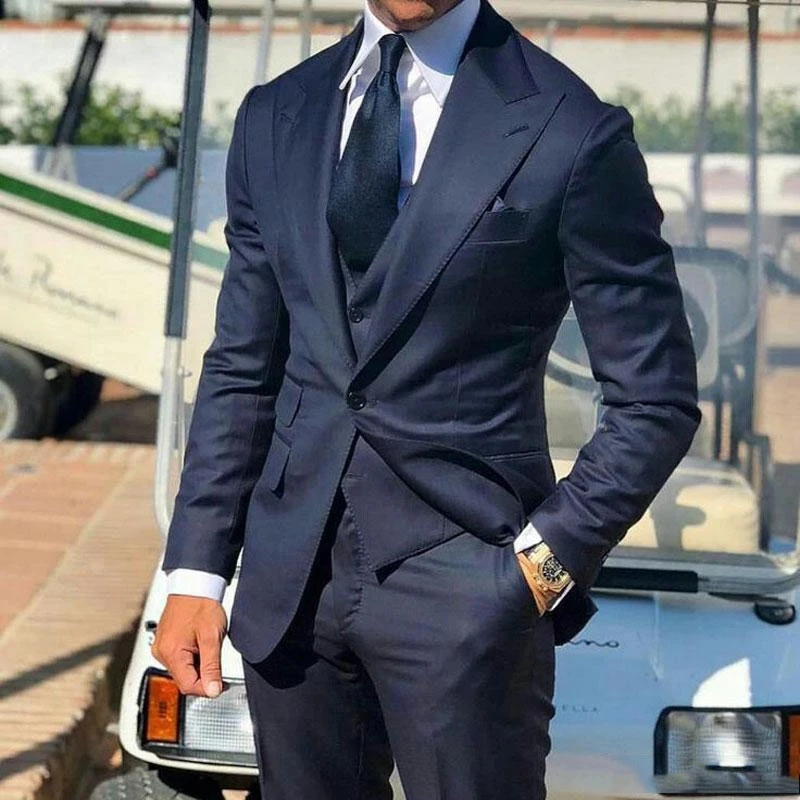 

Trajes De Hombre Navy Blue Men Business Suits Groom Tuxedo Wide Peaked Lapel Slim Fit Bridegroom Attire Best Man Blazer 3Piece