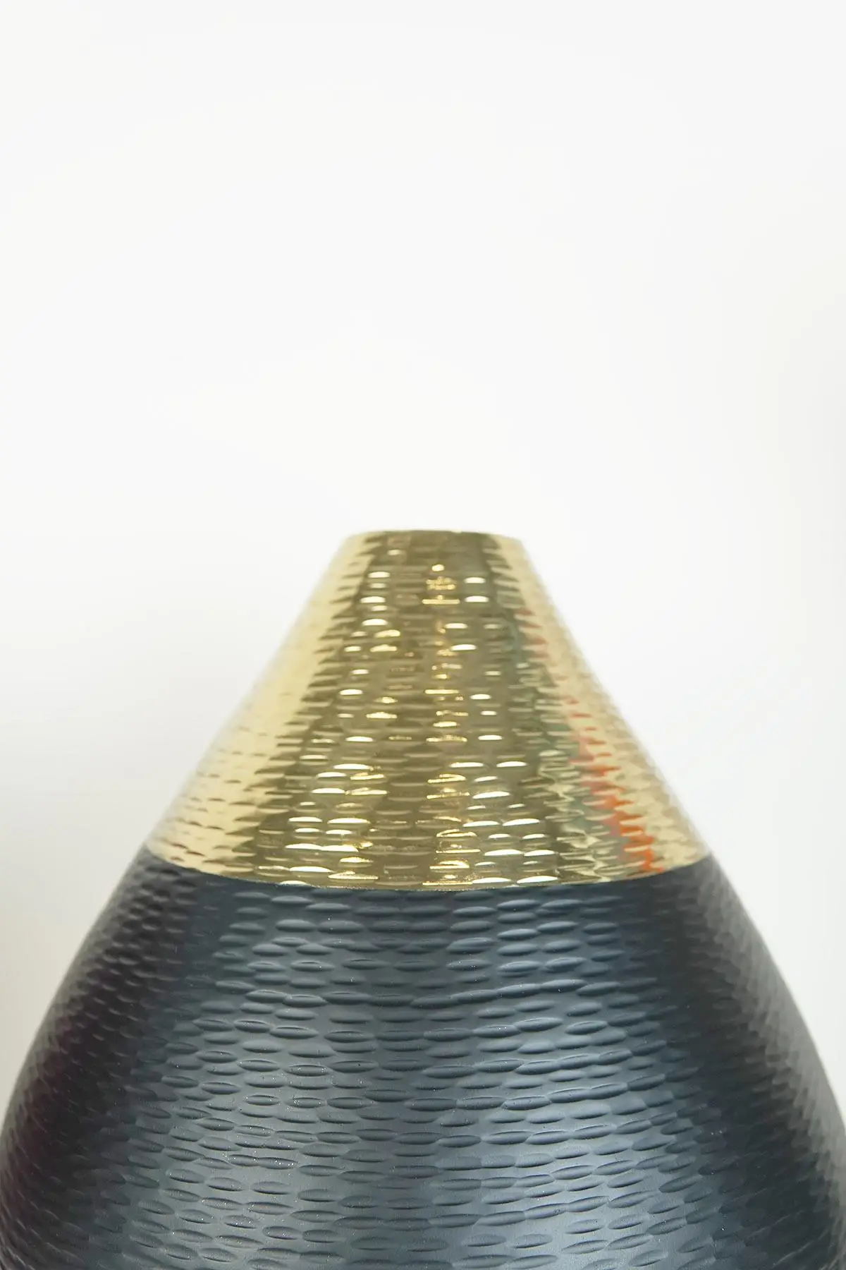 Glazze Decorative Podgy Vase Metal Matte Black
Glazze Decorative Podgy Vase Metal Matte Black