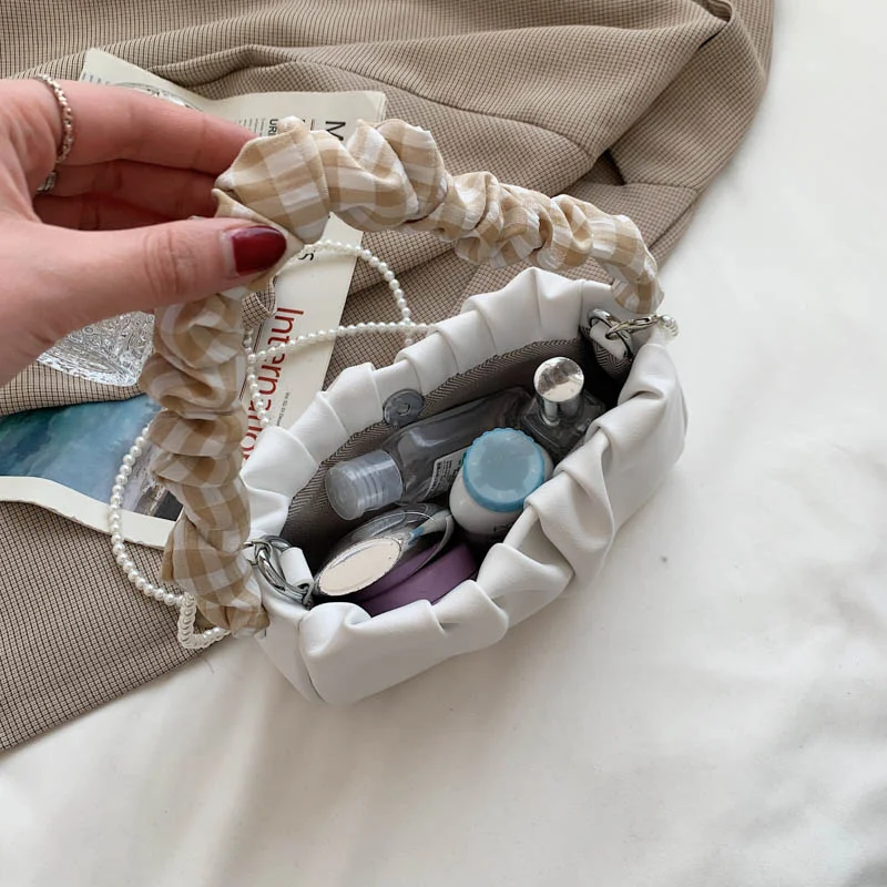 Small White Pleated Tote Bags for Women 2021 Trend High Quality Soft Leather Shoulder Bag Chain Crossbody Bag Female Clutch Bag 
Small White Pleated Tote Bags for Women 2021 Trend High Quality Soft Leather Shoulder Bag Chain Crossbody Bag Female Clutch Bag