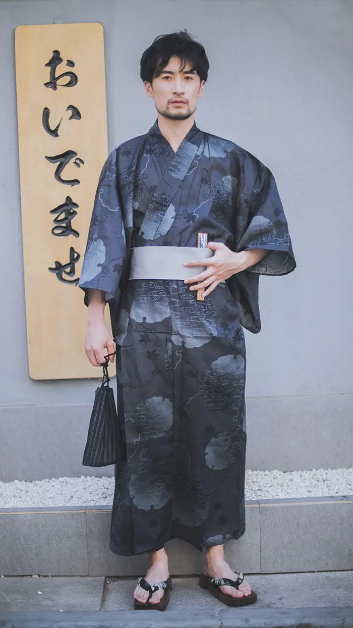 Traditional Japanese Kimono Yukata For Men Pajamas Samurai Asian Clothes Fashion Long Sleeve
Traditional Japanese Kimono Yukata For Men Pajamas Samurai Asian Clothes Fashion Long Sleeve