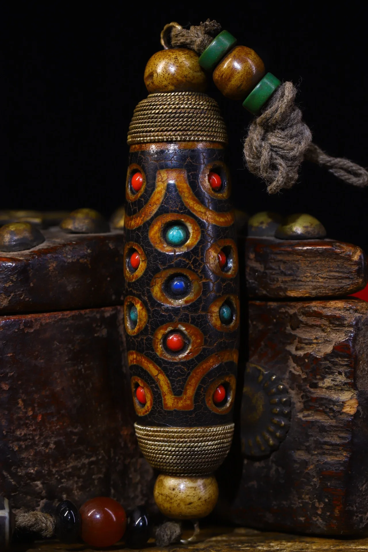Tibet Temple Collection Old Natural agate mosaic Gem Dzi Bead Pendant Nine Eyes amulet Town House Exorcism Ward off evil spirits
Tibet Temple Collection Old Natural agate mosaic Gem Dzi Bead Pendant Nine Eyes amulet Town House Exorcism Ward off evil spirits
