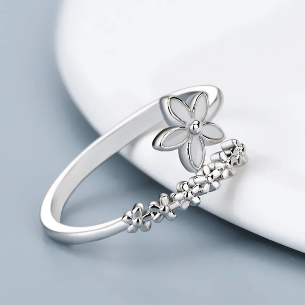 Fresh Flower Fashion Simple forest flower leaf ring Gift Female Resizable Opening Rings
Fresh Flower Fashion Simple forest flower leaf ring Gift Female Resizable Opening Rings