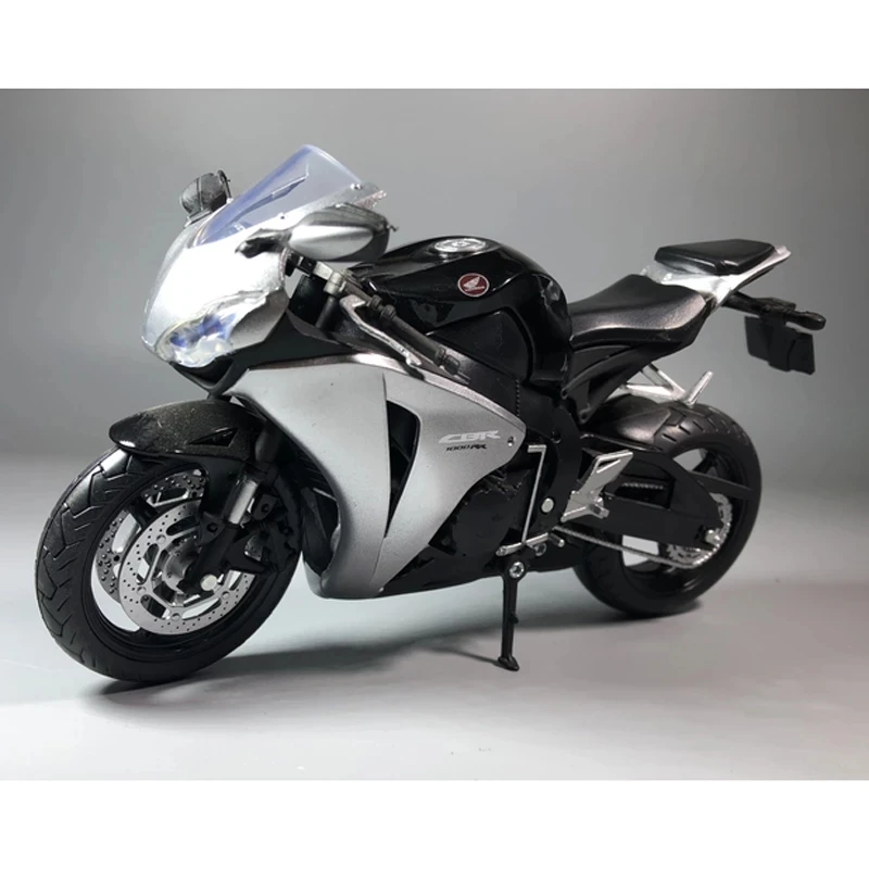 Original 1:12 Honda CBR1000RR Simulation Locomotive Motorcycle Model Metal Die-casting Exquisite Collection Decoration Gift
Original 1:12 Honda CBR1000RR Simulation Locomotive Motorcycle Model Metal Die-casting Exquisite Collection Decoration Gift