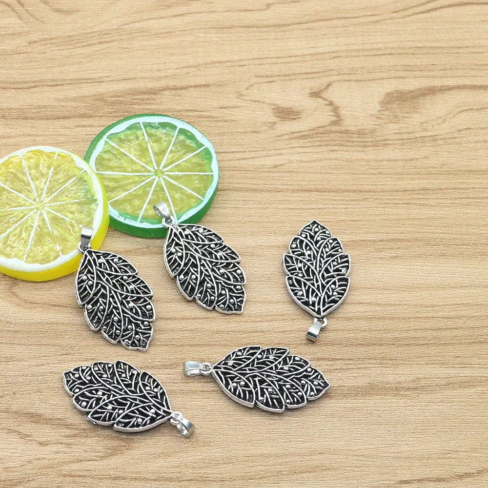 3PCS Zinc Alloy Leaf Shape Pendant Charms for Jewelry Making Fashionable Metal Supplies Handmade DIY Bracelet Accessories
3PCS Zinc Alloy Leaf Shape Pendant Charms for Jewelry Making Fashionable Metal Supplies Handmade DIY Bracelet Accessories