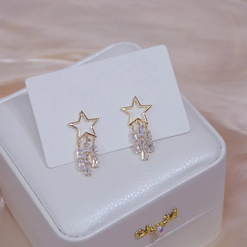 1 Pair 2021 New Arrival Fashion Earrings Cute Sweet Crystal Trendy Geometric Exquisite Star Tassel Women Dangle Earrings Gifts
1 Pair 2021 New Arrival Fashion Earrings Cute Sweet Crystal Trendy Geometric Exquisite Star Tassel Women Dangle Earrings Gifts