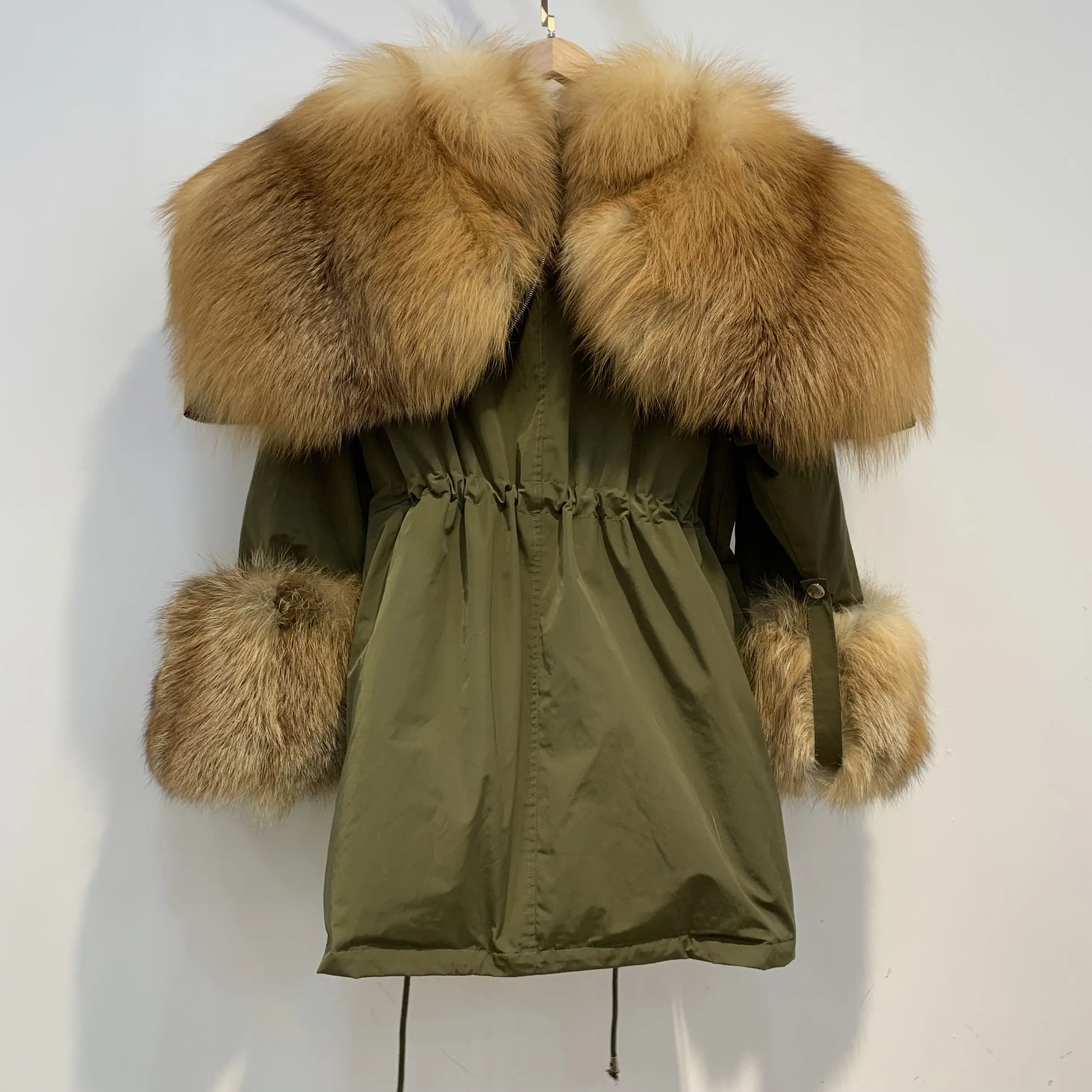 Anti-Season Angel's Wings Parka Coat Medium-Length Loose Fox Raccoon Dog Fur Collar down Feather Liner Fur Coat Women
Anti-Season Angel's Wings Parka Coat Medium-Length Loose Fox Raccoon Dog Fur Collar down Feather Liner Fur Coat Women