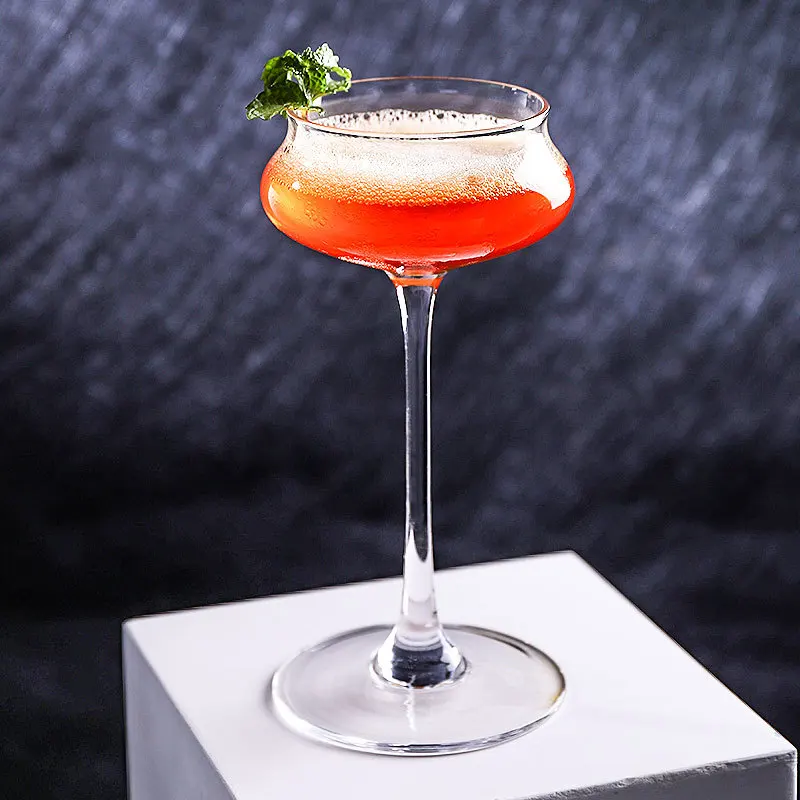 Champagne Glass Tall Feet Cocktail /Martini Glass Bar Professional Wine Glass Goblet
Champagne Glass Tall Feet Cocktail /Martini Glass Bar Professional Wine Glass Goblet