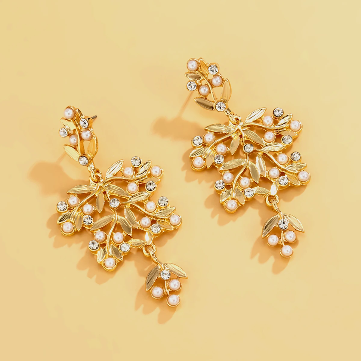 Big Leaves Drop Earrings for Women Fashion Ladies Pearl/Rhinestone Earrings Handing Trendy Girls Crystal Earring Wedding Jewelry
Big Leaves Drop Earrings for Women Fashion Ladies Pearl/Rhinestone Earrings Handing Trendy Girls Crystal Earring Wedding Jewelry