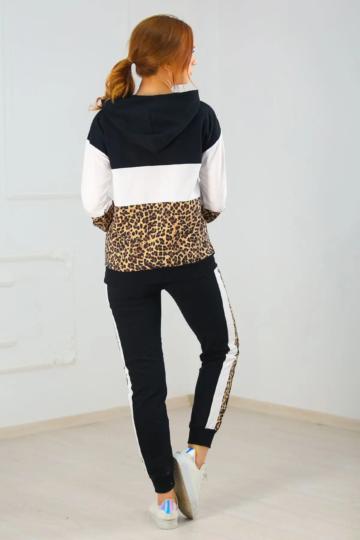 Casual Two Piece Outfits Pullovers Hoodies and Elastic Waist Jogger Pants Spring Winter Tracksuit Woman Suit Female Sets 2021
Casual Two Piece Outfits Pullovers Hoodies and Elastic Waist Jogger Pants Spring Winter Tracksuit Woman Suit Female Sets 2021