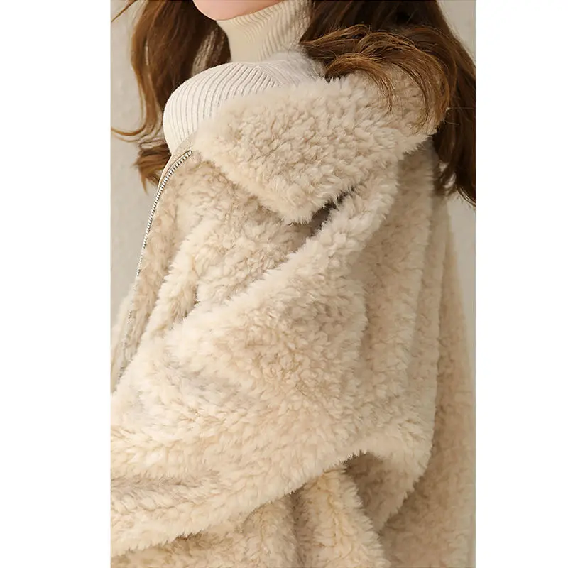 Haining 100% wool granule sheep shearing coat fur one short Lamb Fur grass coat women's new winter
Haining 100% wool granule sheep shearing coat fur one short Lamb Fur grass coat women's new winter