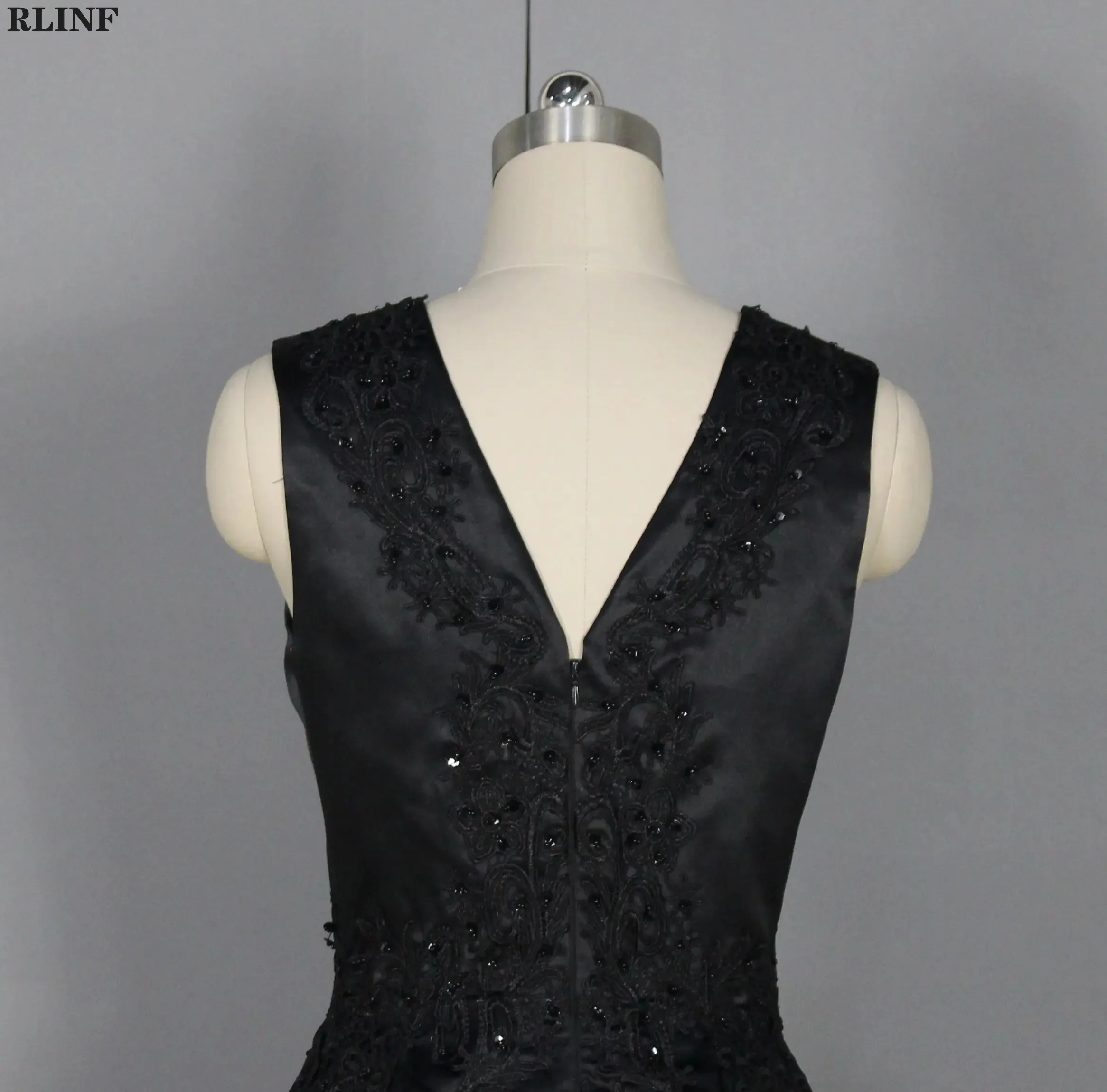 Custom Formal Gowns Black Lace Appliques V Neck Backless A Line Evening Dresses
Custom Formal Gowns Black Lace Appliques V Neck Backless A Line Evening Dresses