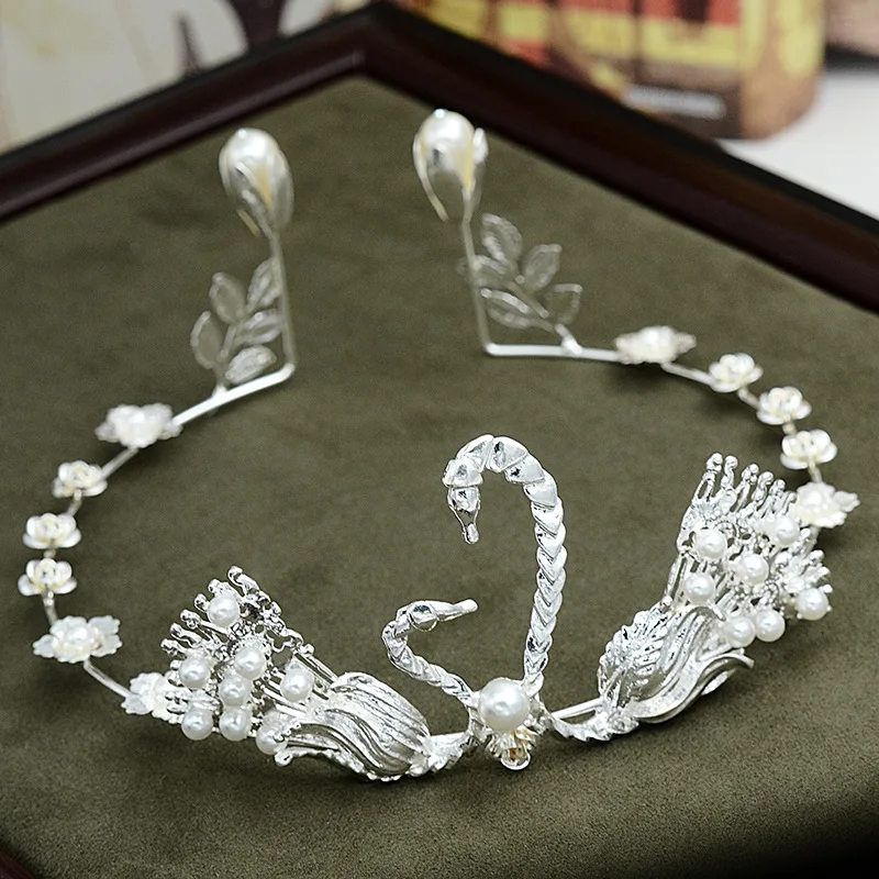 Cake baking birthday crown swan golden silver headdress decoration hair accessory
Cake baking birthday crown swan golden silver headdress decoration hair accessory