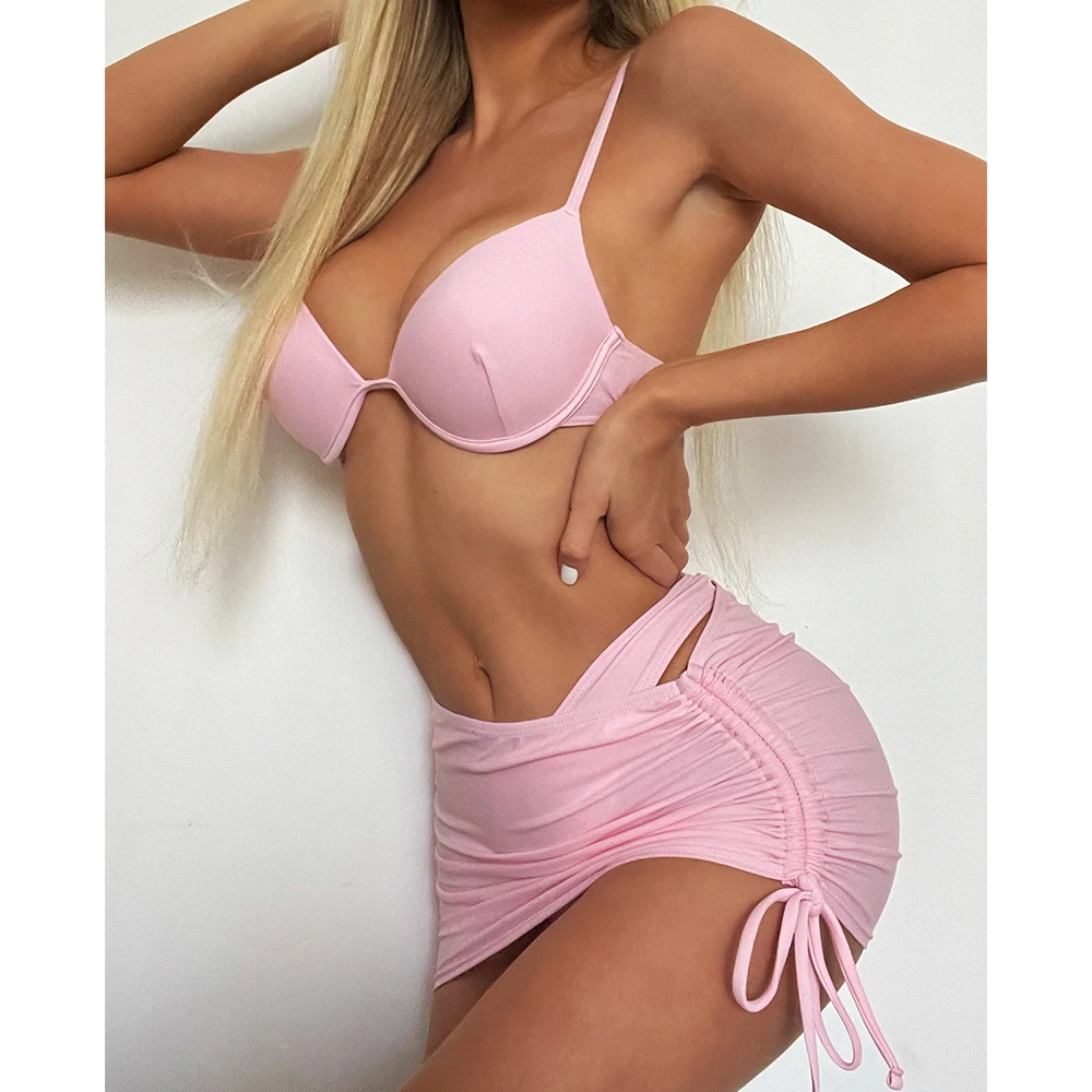 Комплект бикини с юбкой и чашками пуш-ап, 2021
Комплект бикини с юбкой и чашками пуш-ап, 2021