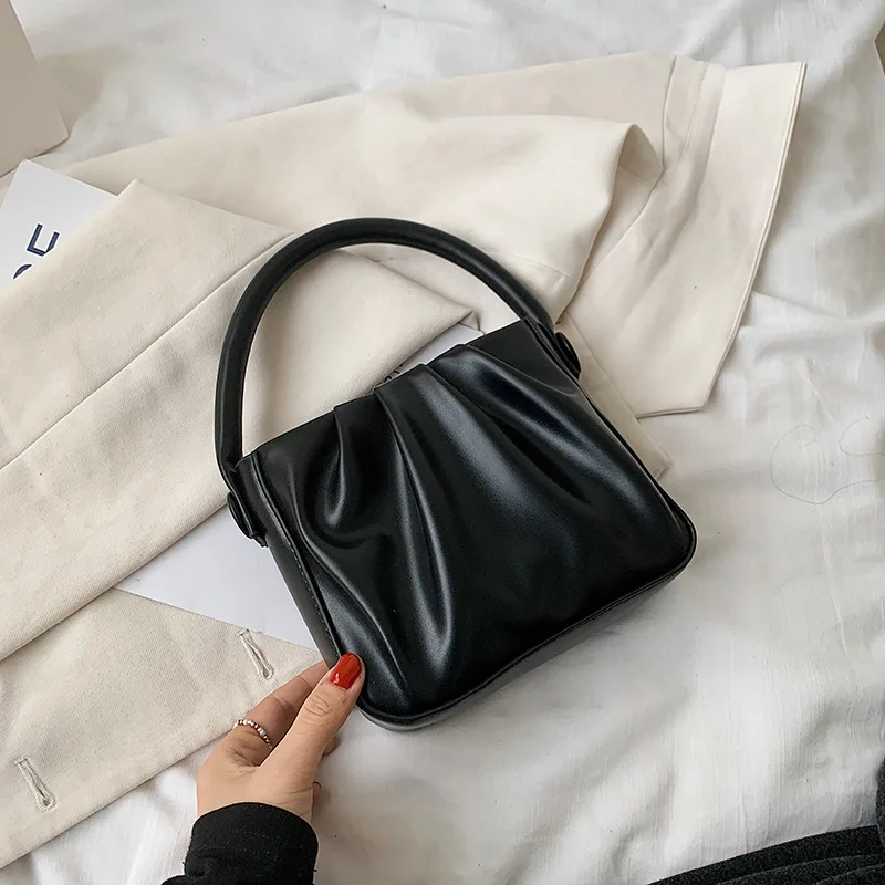 2021 New Summer Chain Flap Bags For Women PU Leather Crossbody Bag Lady Handbags And Purses Sac Femme Shoulder Bag Bolos 
2021 New Summer Chain Flap Bags For Women PU Leather Crossbody Bag Lady Handbags And Purses Sac Femme Shoulder Bag Bolos