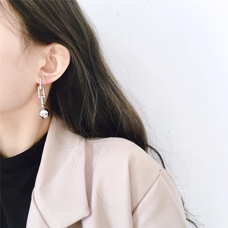 Original New York City Street women Double Joint Buckle Orbs earrings S925 Sterling silver Luxury brands Logo Jewelry gift
Original New York City Street women Double Joint Buckle Orbs earrings S925 Sterling silver Luxury brands Logo Jewelry gift