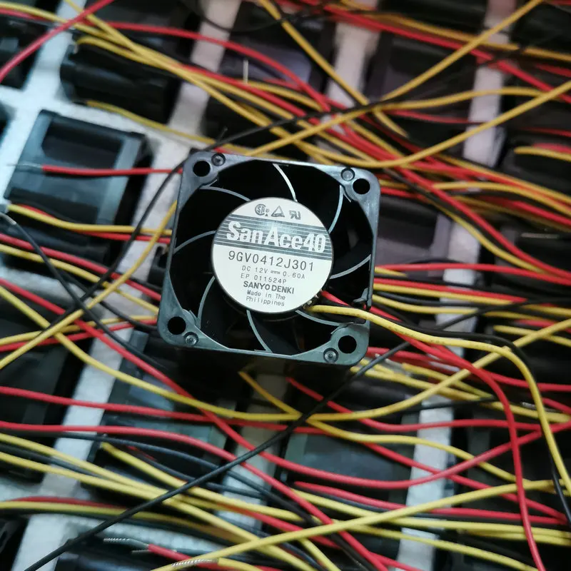 New Orginal 4cm 4028 12v 0.6a 9GV0412J301 40x40x28mm 3wire Cooling Fan hzdo
New Orginal 4cm 4028 12v 0.6a 9GV0412J301 40x40x28mm 3wire Cooling Fan hzdo