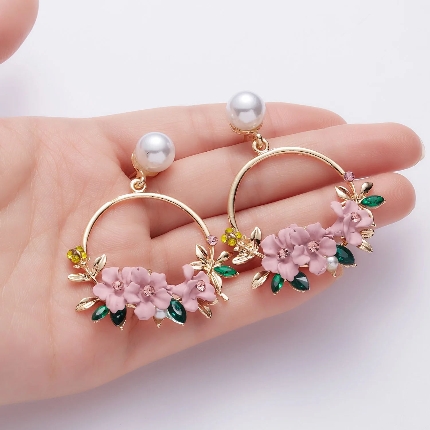 Flower earrings with soft ceramic for women romantic cute red yellow pink purple drop earrings jewelry Accessories wholesale
Flower earrings with soft ceramic for women romantic cute red yellow pink purple drop earrings jewelry Accessories wholesale