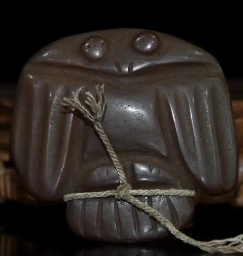 Хуншанская культура, старинный Агат, архаизированный мужской Орел, маленькая статуя
Хуншанская культура, старинный Агат, архаизированный мужской Орел, маленькая статуя