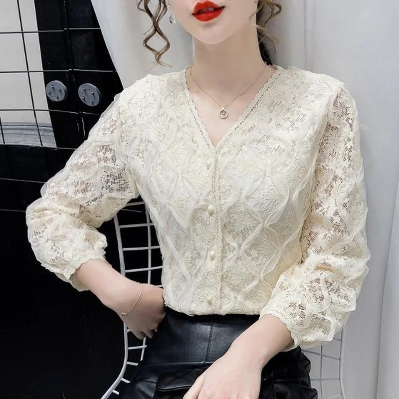 2021 spring new long-sleeved mesh bottoming shirt temperament hollow lace V-neck lace shirt shirt women
2021 spring new long-sleeved mesh bottoming shirt temperament hollow lace V-neck lace shirt shirt women