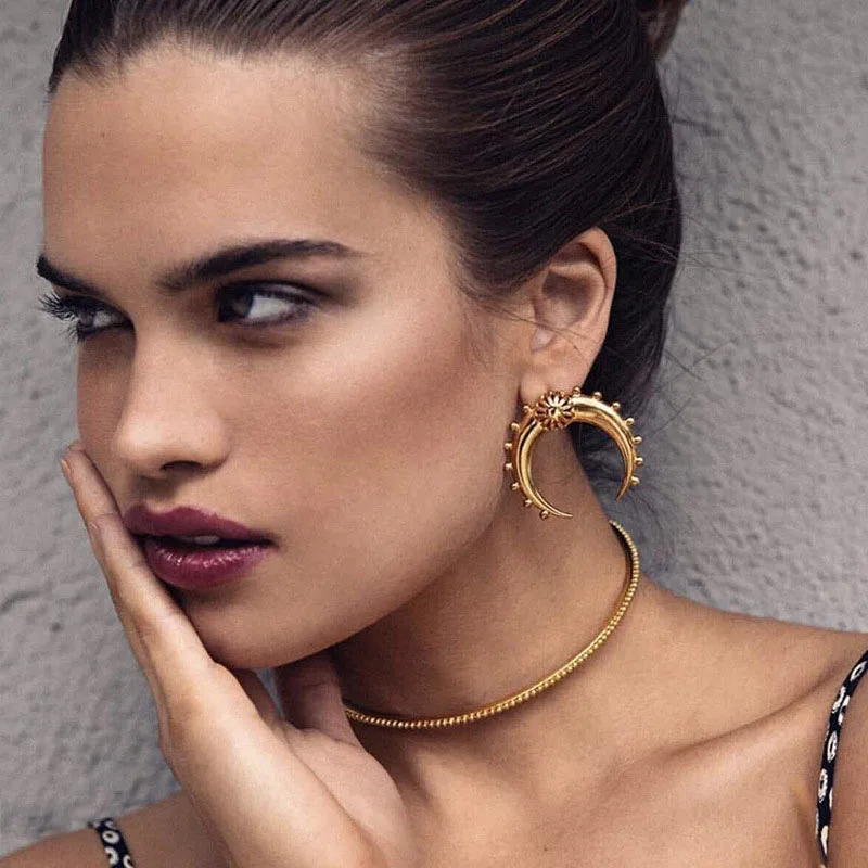 IPARAM 2021 New Big Circle Round Hoop Earrings for Women's Fashion Statement Golden Punk Charm Earrings Party Jewelry
IPARAM 2021 New Big Circle Round Hoop Earrings for Women's Fashion Statement Golden Punk Charm Earrings Party Jewelry