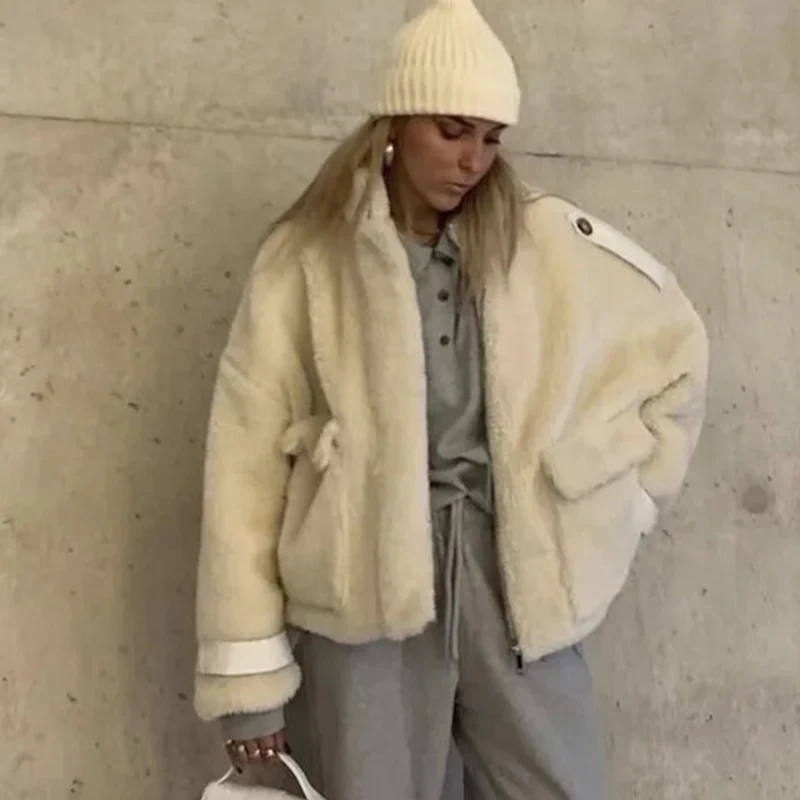 UNIQYB ZA Fashion Women's Winter Jacket Faux Fur Thick Warm Soft Fur Jacket Coat Ladies Stand Collar Pocket Chic Outerwear Mujer
UNIQYB ZA Fashion Women's Winter Jacket Faux Fur Thick Warm Soft Fur Jacket Coat Ladies Stand Collar Pocket Chic Outerwear Mujer