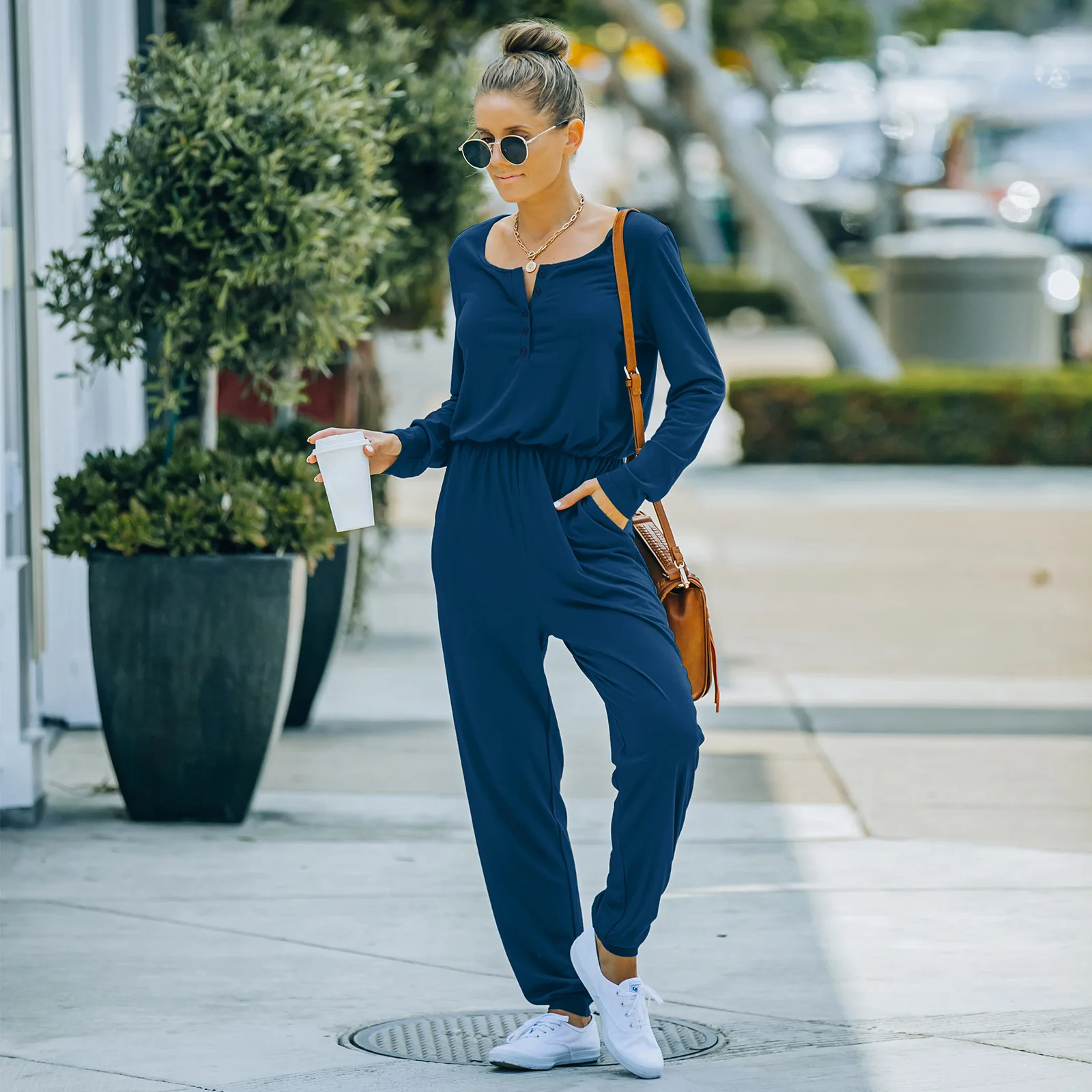 Casual Solid Color Lady's Jumpsuit One-piece Women's 2021 Autumn Winter New Round Neck Long-sleeved Slim Jumpsuit Pencil Pants
Casual Solid Color Lady's Jumpsuit One-piece Women's 2021 Autumn Winter New Round Neck Long-sleeved Slim Jumpsuit Pencil Pants
