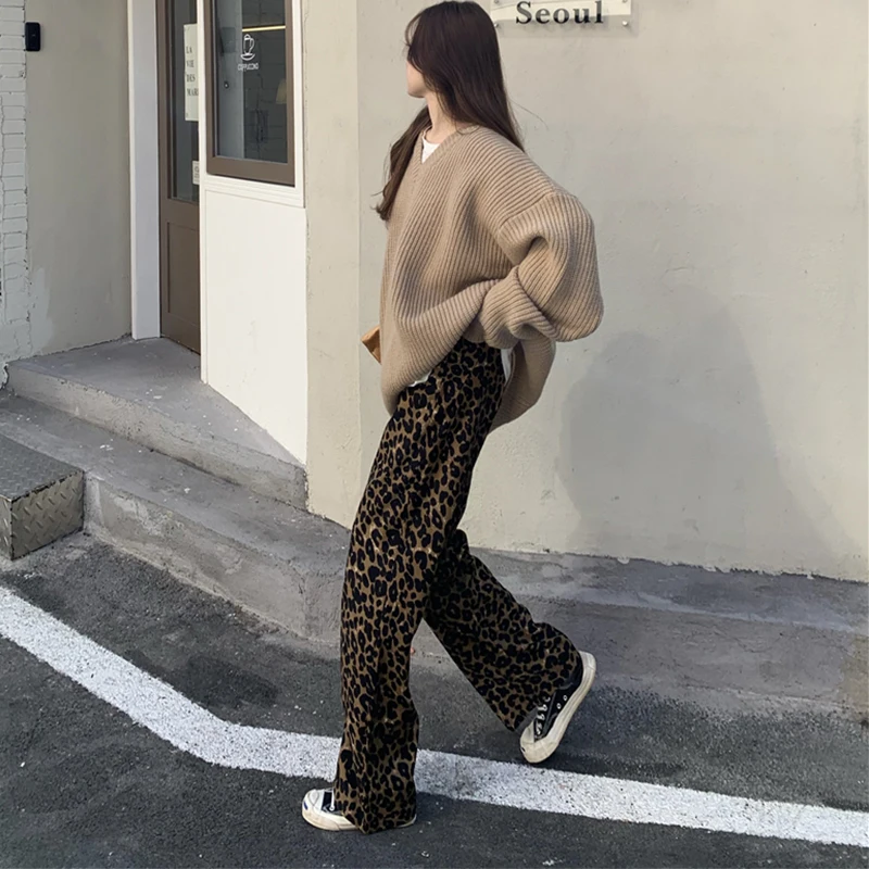 FORYUNSHES 2020 Winter Thick Warm Loose Brown Pullover V-neck Knitted Sweater Female Korean Sweaters Oversized Fashion Tops New
FORYUNSHES 2020 Winter Thick Warm Loose Brown Pullover V-neck Knitted Sweater Female Korean Sweaters Oversized Fashion Tops New